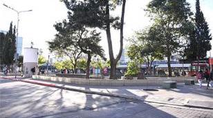Morón avanza con la recuperación de espacios urbanos: nueva intervención en la Plaza La Roche