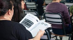 Última capacitación del año en escucha activa y adicciones