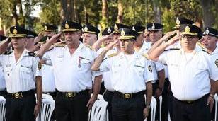 Mor&oacute;n reconoci&oacute; a polic&iacute;as y foros vecinales en el D&iacute;a de la Polic&iacute;a