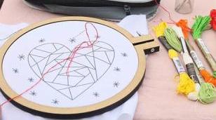 Mor&oacute;n ofrece talleres de arte gratuitos para todas las edades