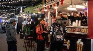 Moreno vive una nueva edici&oacute;n de su peatonal cultural