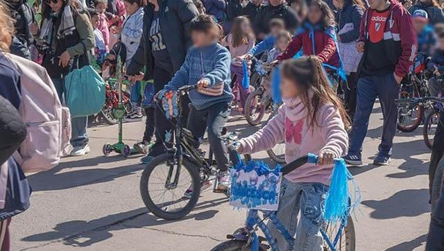 Florecerán Pañuelos: bicicleteadas por los barrios