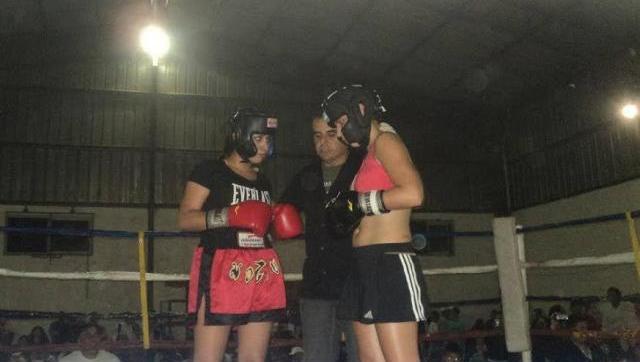 Cada vez son más las chicas boxeadoras en Moreno