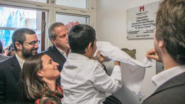 Inauguraron el nuevo edificio de la escuela para sordos e hipoacúsicos Ramón Carrillo