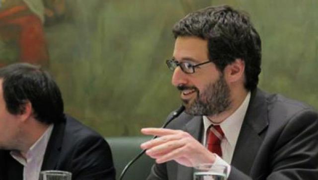 Sabbatella presentó un proyecto para implementar “la banca digital”