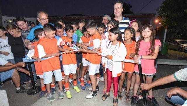 Se inauguró el playón deportivo en el barrio Santa Rita