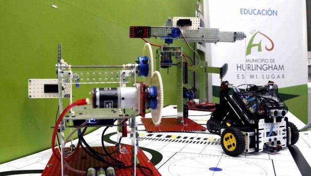 Lanzan el programa “Educación Robótica”, destinado a escuelas técnicas y la UNAHUR