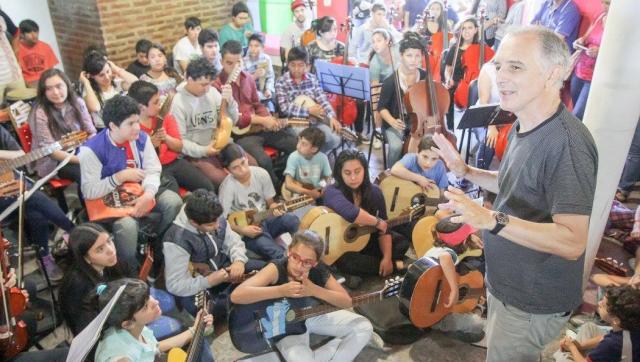 La Orquesta Folclórica Infanto Juvenil de Morón Sur festeja su décimo aniversario en el Gorki