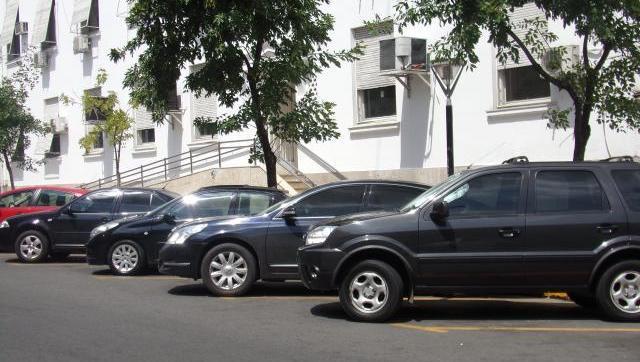 Fin de privilegio PRO: estacionamiento exclusivo de funcionarios y concejales vuelve a ser para los vecinos