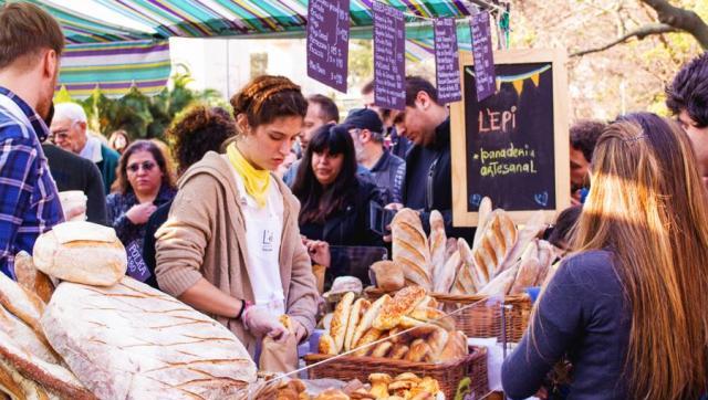El finde, feria sustentable en la Plaza de los Españoles