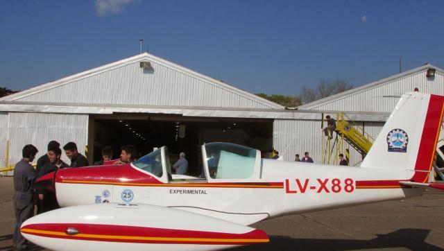 La aeronave insignia de la EET N°4 volverá a volar por los 50 años de la institución