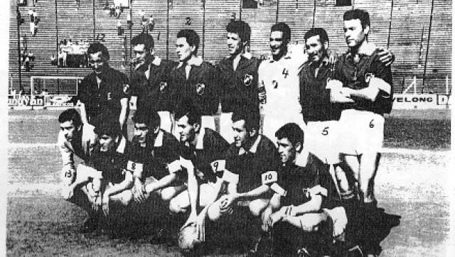 Foto histórica: año 1962 primer final perdida, jugado en Huracan versus Arsenal son ellos: 1 Tozzi, 2 Santa Cruz, 3 Miño, 4 Ferrer, 5 Lizardo, 6 Ostolaza, 7 Gómez, 8 Báez, 9 Ghella, 10 Idaberry, 11 Bruno.