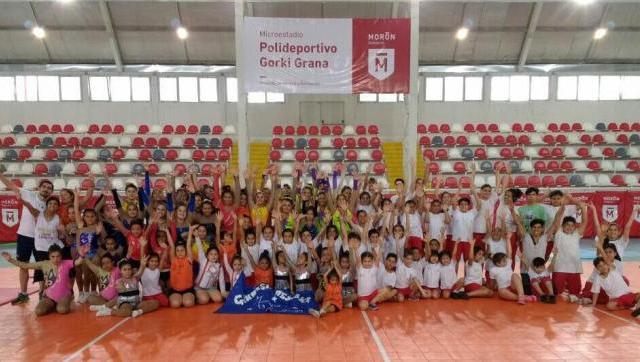 Las escuelas de gimnasia aeróbica de Morón y Quilmes compartieron jornada en el Gorki