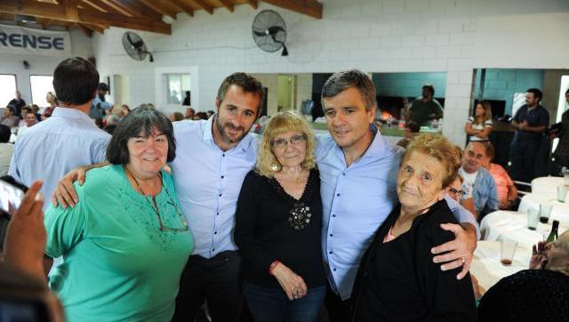 Zabaleta participó de un almuerzo con 200 jubilados junto al concejal de Pilar Federico Achával