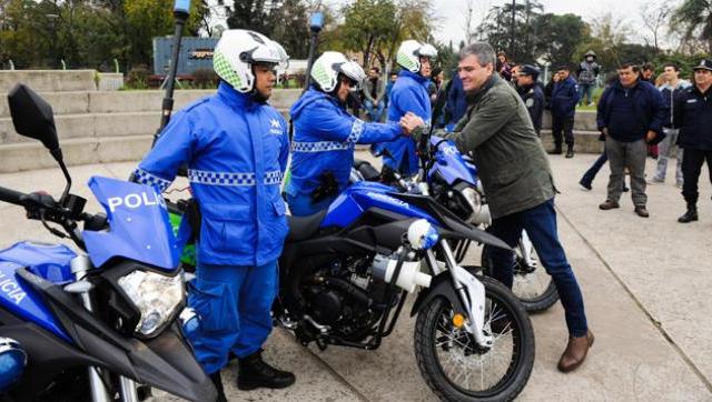 El Intendente entregó motos nuevas a la policía local
