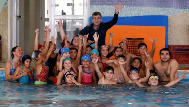 Se relanzó el programa de natación municipal para escuelas “4to al agua”