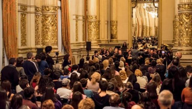 La Sinfónica de Morón brindó un concierto a sala llena en el Teatro Colón