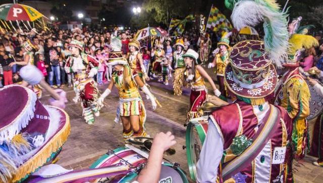 Masivos festejos por el Carnaval en Morón, San Martín e Ituzaingó