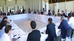 Ghi: "Vamos a confluir y articular respuestas comunes ante las demandas que van surgiendo en cada distrito" Ghi: "Vamos a confluir y articular respuestas comunes ante las demandas que van surgiendo en cada distrito"