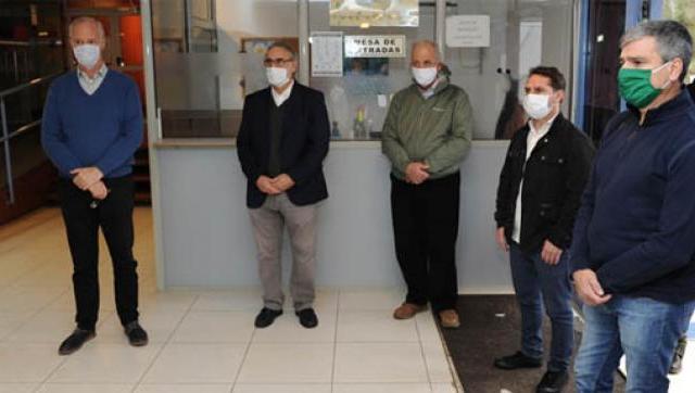 Juan Zabaleta, Luis Basterra y Daniel Gollán recorrieron el centro de investigación del INTA que realiza pruebas de Covid-19