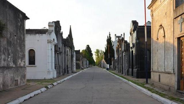 Reapertura del cementerio de Moreno