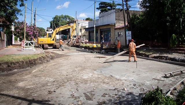 Avanzan las obras de pavimentación en Moreno
