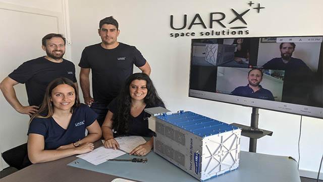 Dos argentinos crean el primer transportador de satélites interplanetario de España