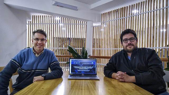 Dos moronenses lanzaron una plataforma para crear medios digitales