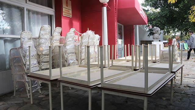 El Municipio entregó nuevo mobiliario para los jardines de Morón