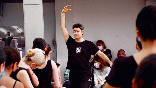Iñaki Urlezaga brindó una clase magistral en la Escuela Municipal de Danzas