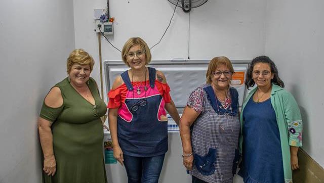 El Municipio entregó equipamiento gastronómico a establecimientos educativos