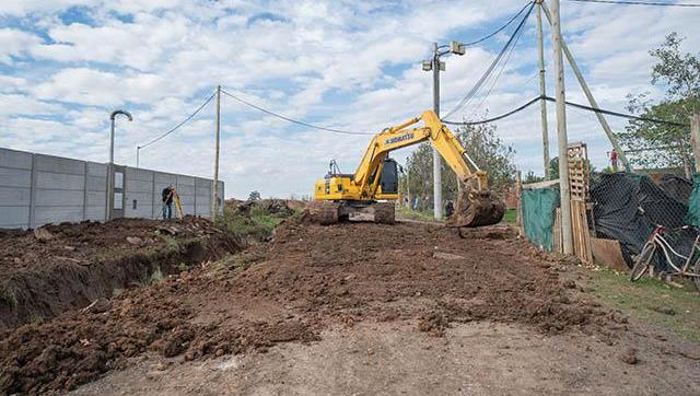 Arrancó la pavimentación de la calle Moctezuma