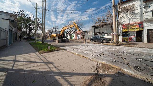 Comenzó la obra de renovación de la calle Yrigoyen