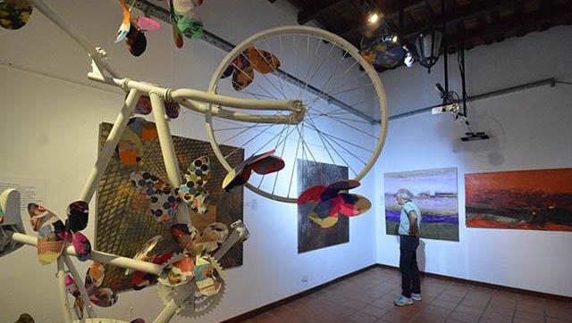 Convocatoria “40 años de Democracia” para artistas locales