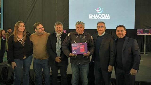 Entregaron más de 2.000 tablets del programa “Conectando con vos”