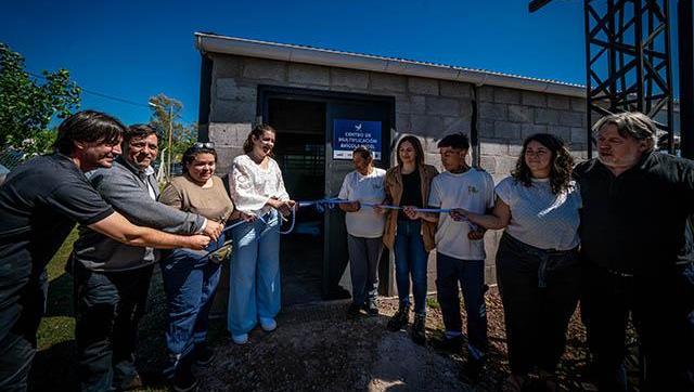 Moreno inauguró el primer Centro de Multiplicación Avícola Municipal