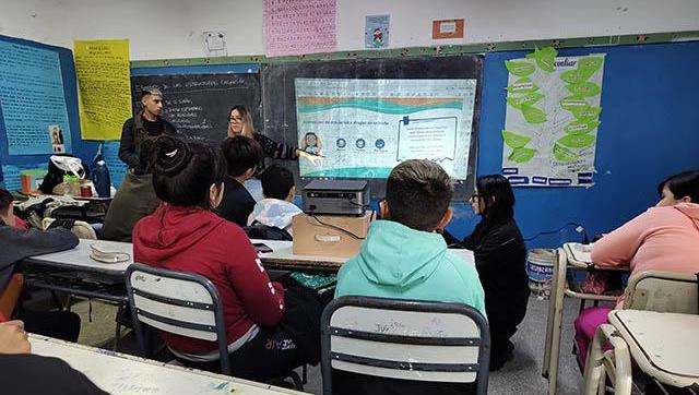 Moreno recibió un reconocimiento por su labor en escuelas sobre prevención del consumo