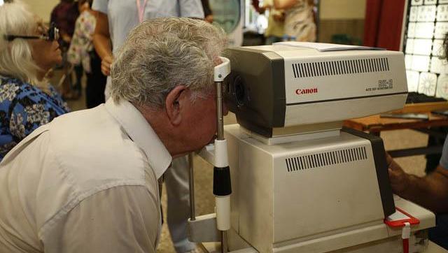 Adultos mayores recibieron atención oftalmológica gratuita 