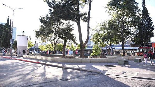 Morón avanza con la recuperación de espacios urbanos: nueva intervención en la Plaza La Roche