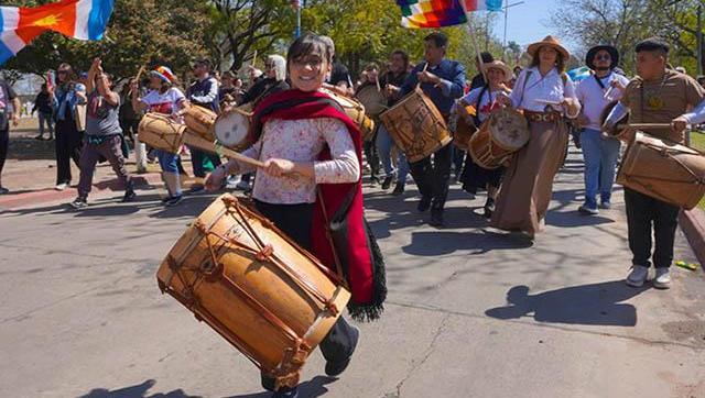 Moreno se prepara para la 2° Marcha de los Bombos con figuras del folklore nacional